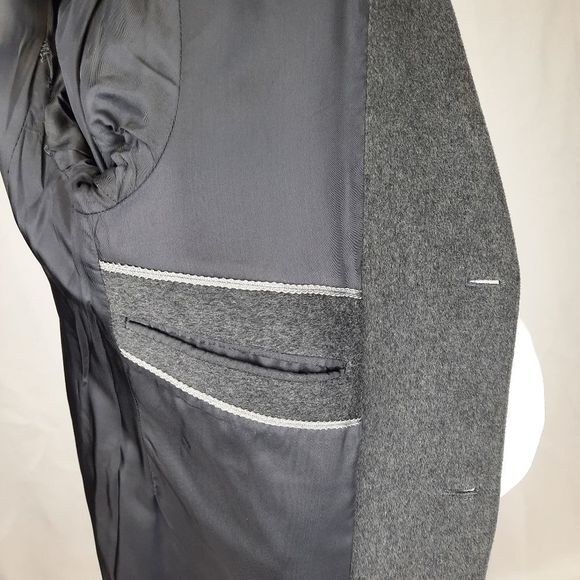 COPY - Adam Spencer wool cashmere top overcoat  40R gray buttons lining pockets… - Picture 11 of 16